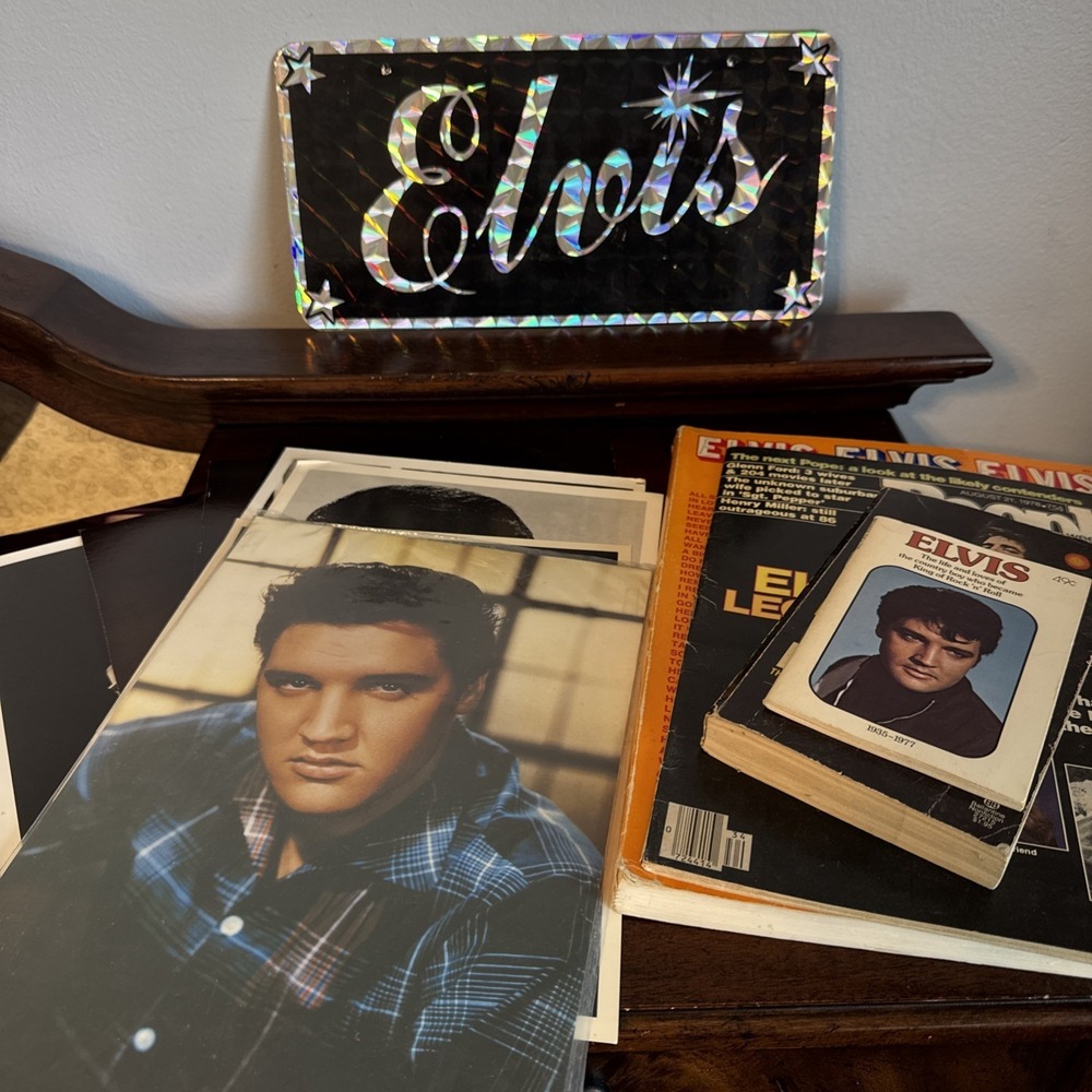 15 Pc. Elvis Presley Lot - Photos, Pictures, Books, Misc Memorabilia
